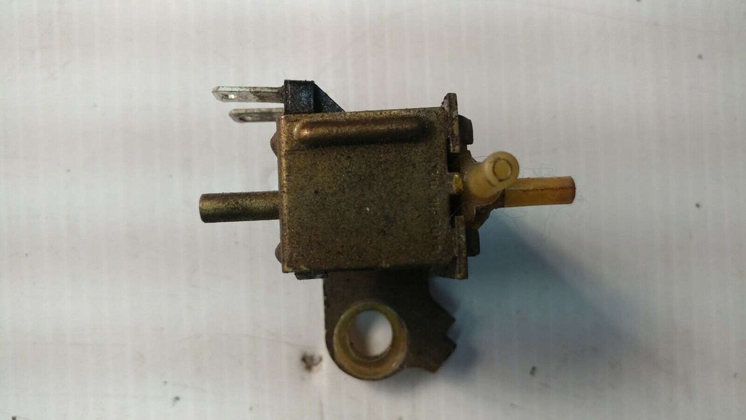 FERRARI 348 PARTS air injection cut off valve solenoid 111704