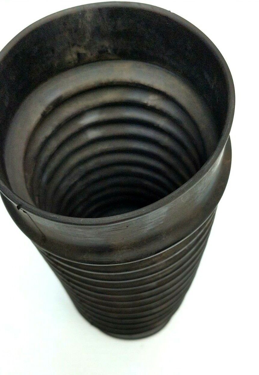 Ferrari 308 AIR INTAKE BOOT FROM SCOOP TO OIL COOLER 107533