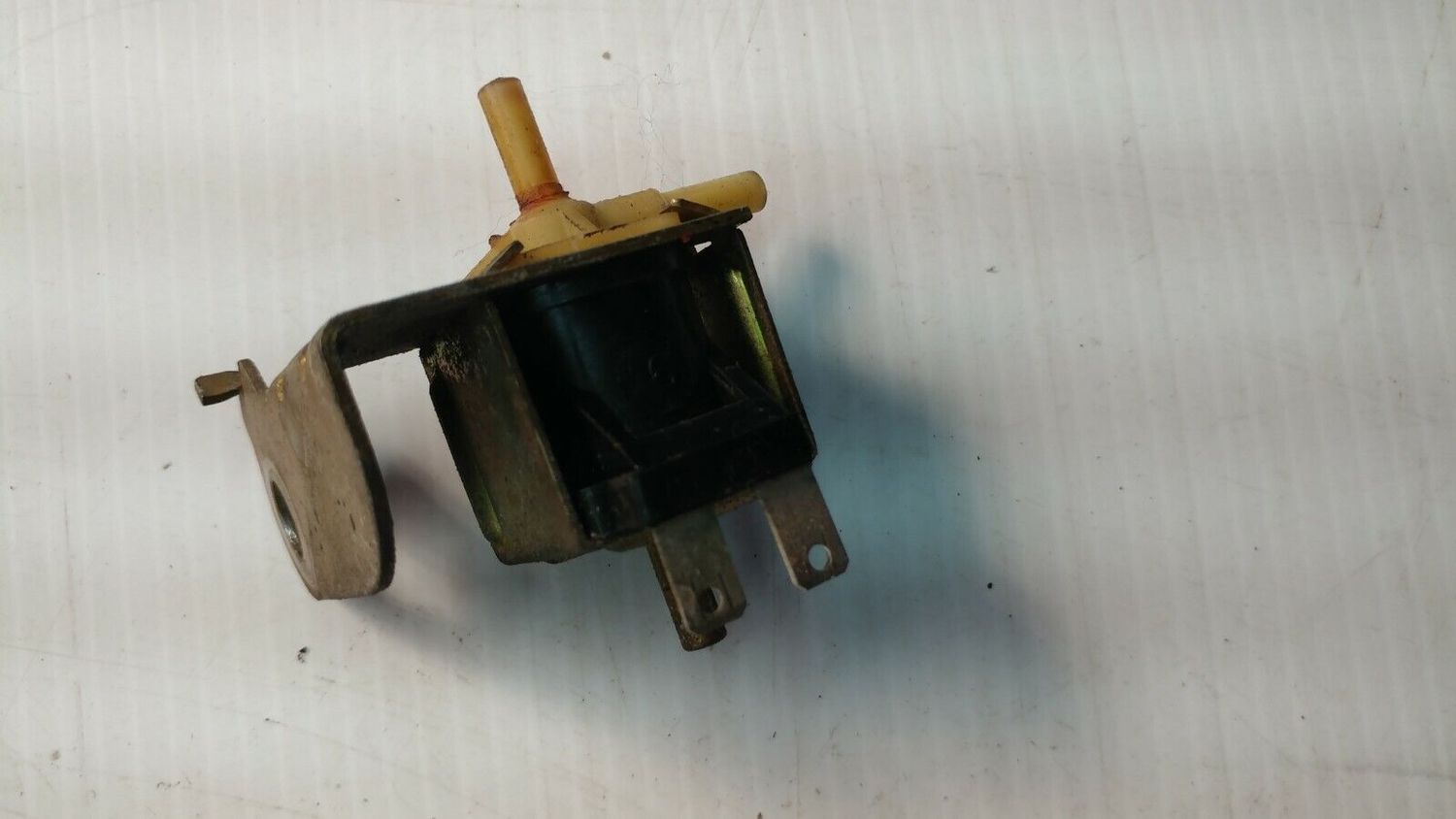 FERRARI 348 PARTS air injection cut off valve solenoid 111704