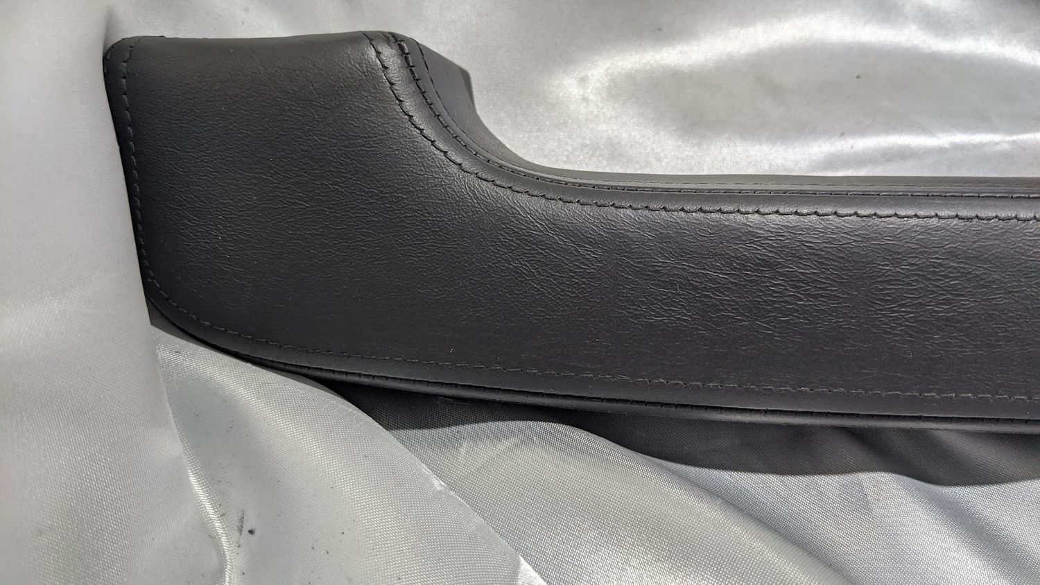 ROLLS ROYCE BENTLEY TURBO R FRONT DOOR ARMREST ON BLACK GOOD CONDITION