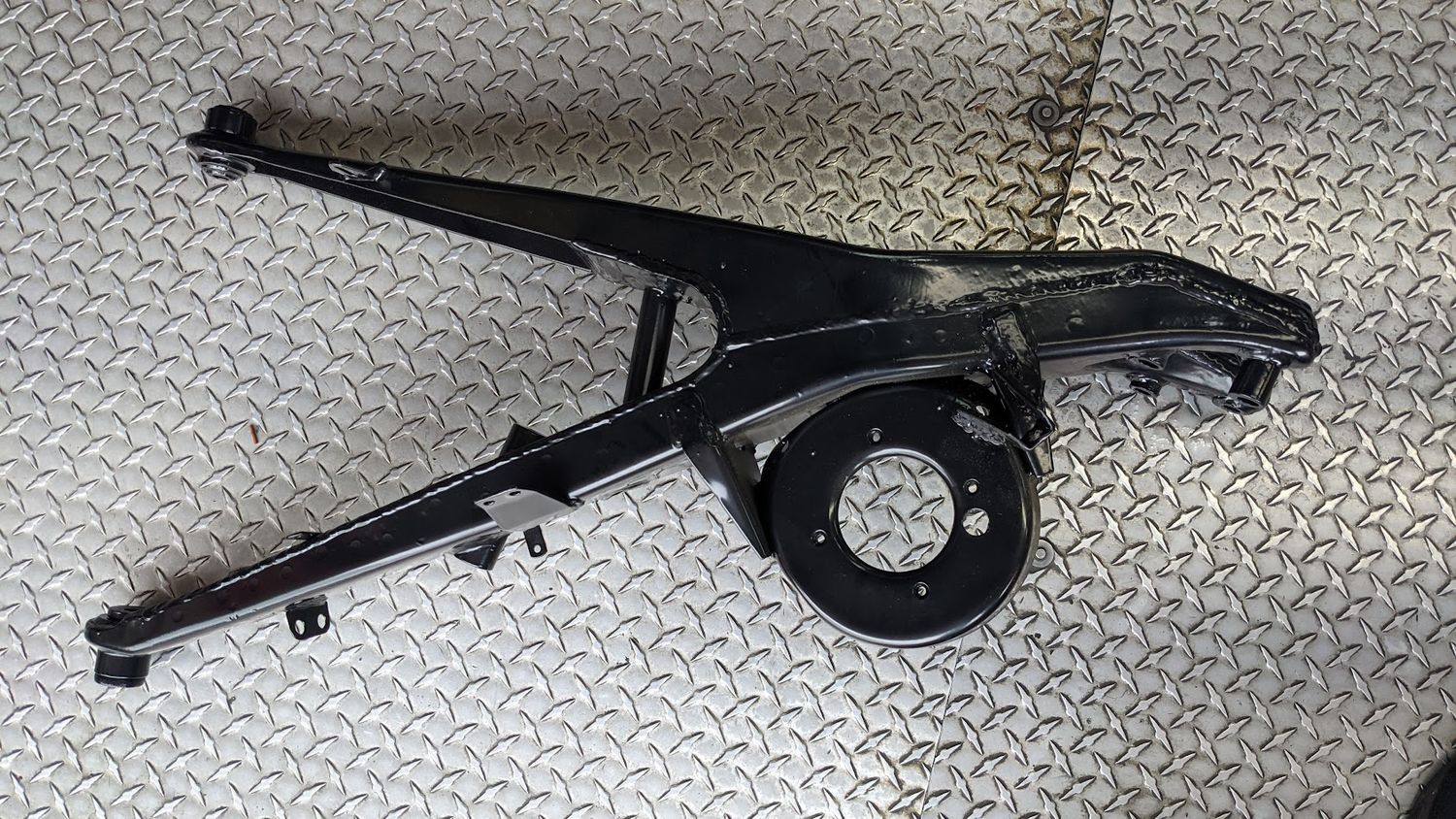 Rolls Royce Silver Shadow Corniche REFURBUSHED rear subframe crossmember UR20495 and left arm
