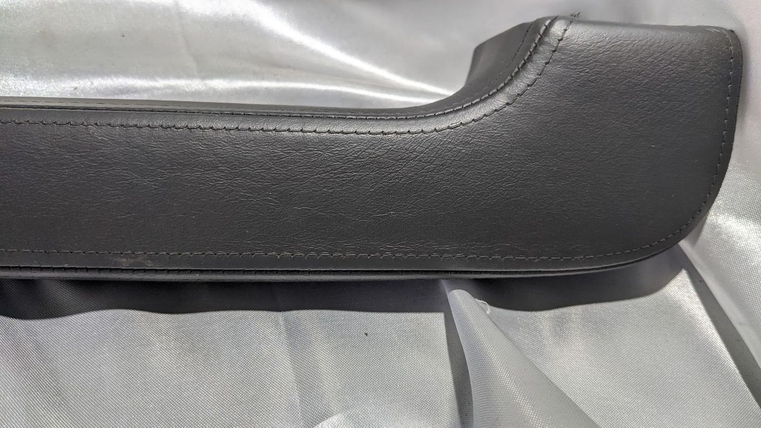 ROLLS ROYCE BENTLEY TURBO R FRONT DOOR ARMREST ON BLACK GOOD CONDITION