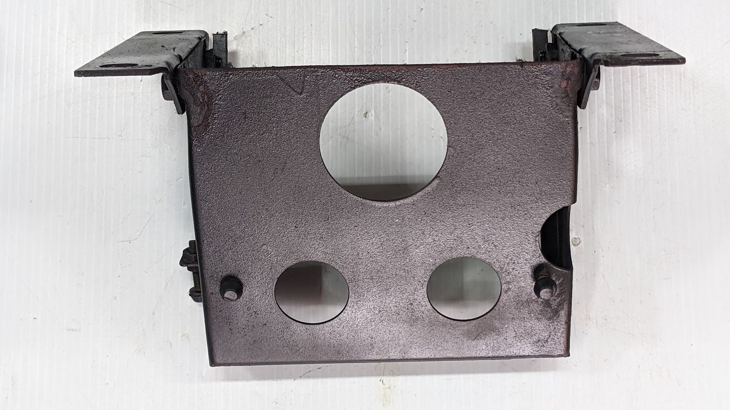 FERRARI 308 GTSi  LEFT  HEADLIGHT CARRIER SUPPORT 60648100