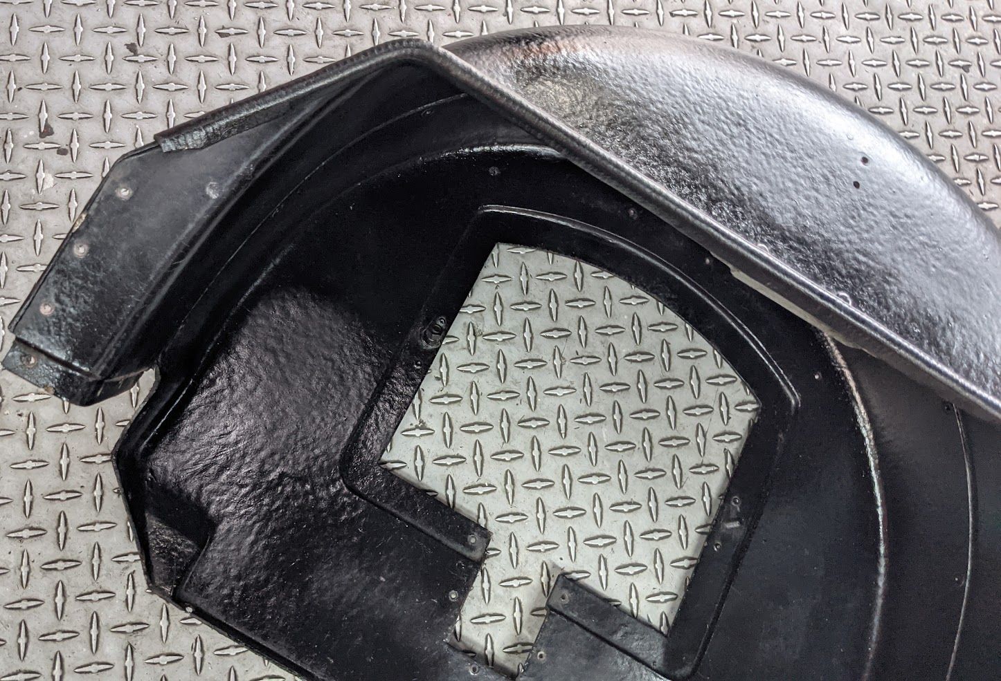 FERRARI 308 GTSi  FRONT TRUNK SPARE TIRE FRONT LINER 60351608 -