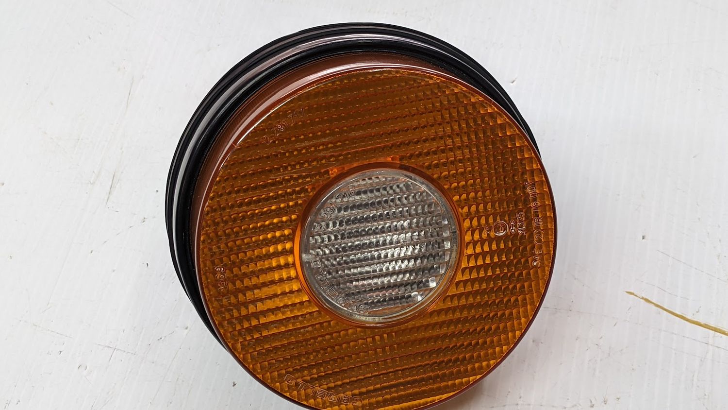 Ferrari 308 GTSi part turn signal reverse light assembly yellow white 60170206