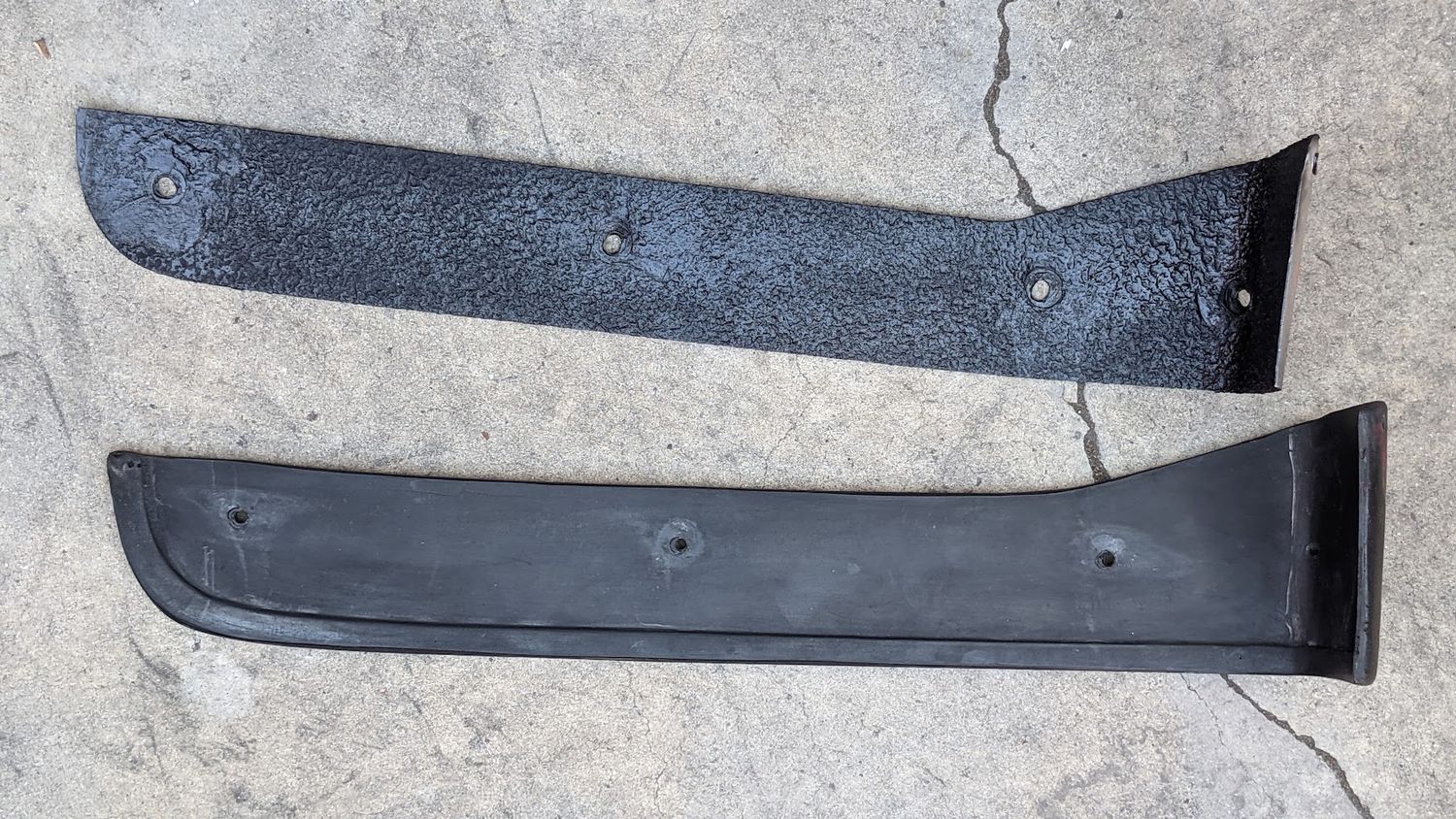 FERRARI 308 GTSi REAR BUMPER USA MODEL LEFT GUARD MOULDING EYEBROW