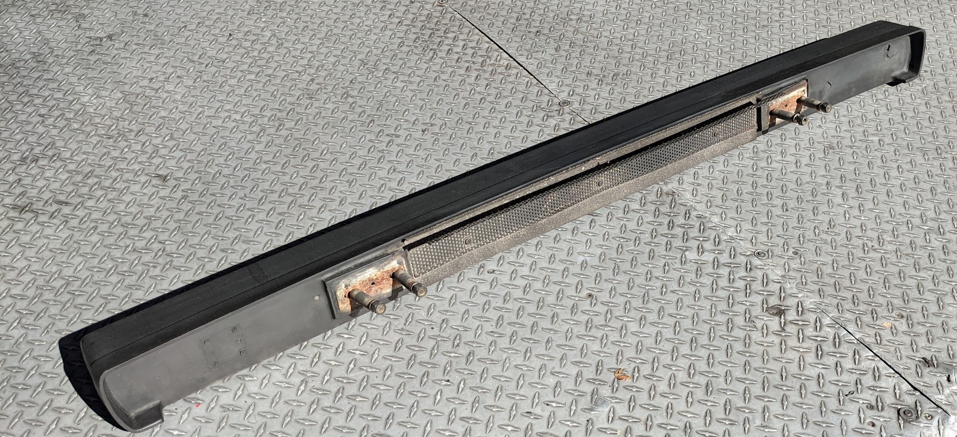 FERRARI 308 GTSi REAR BUMPER USA MODEL VERY CLEAN 60763300 img