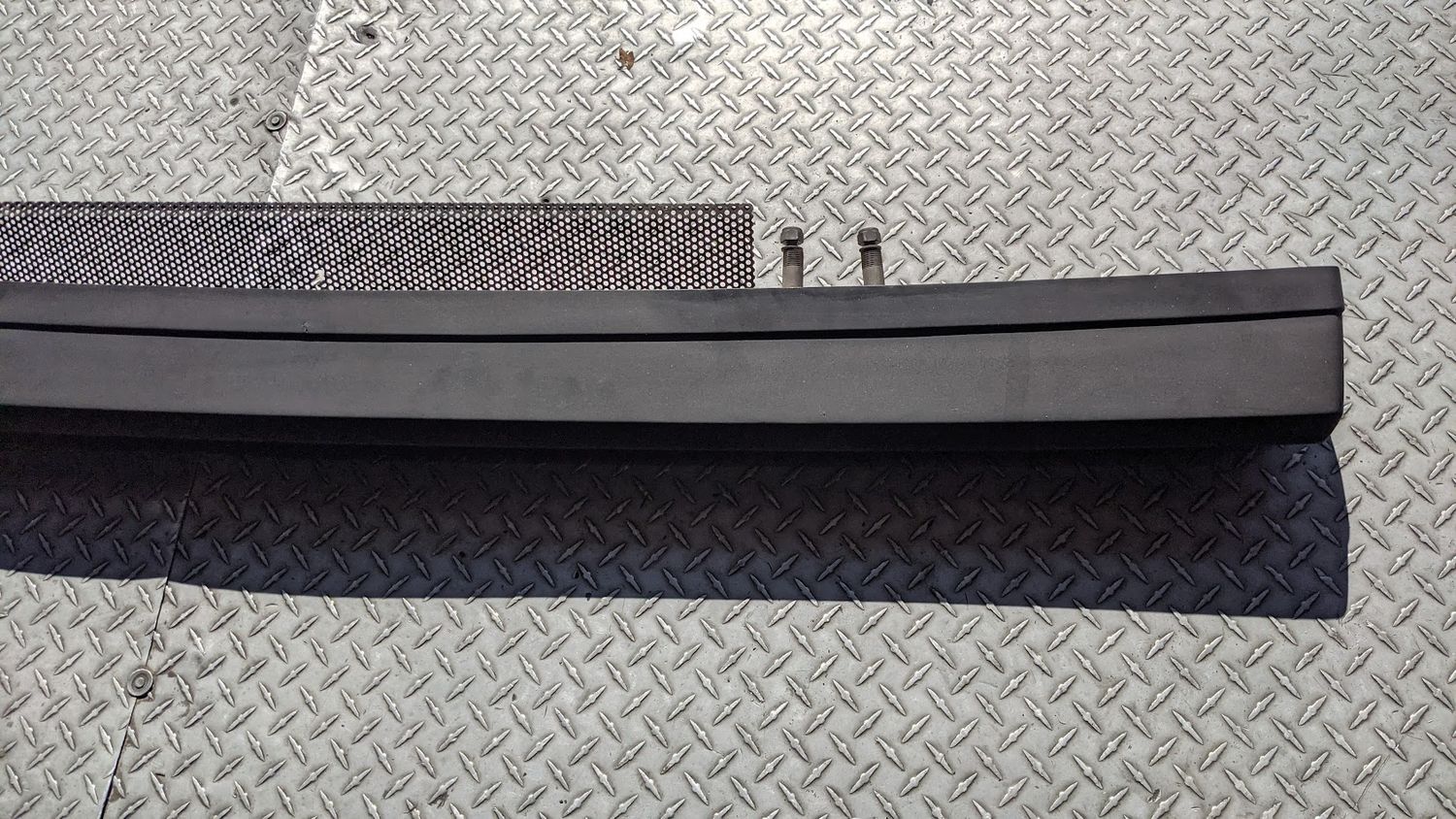 FERRARI 308 GTSi REAR BUMPER USA MODEL VERY CLEAN 60763300