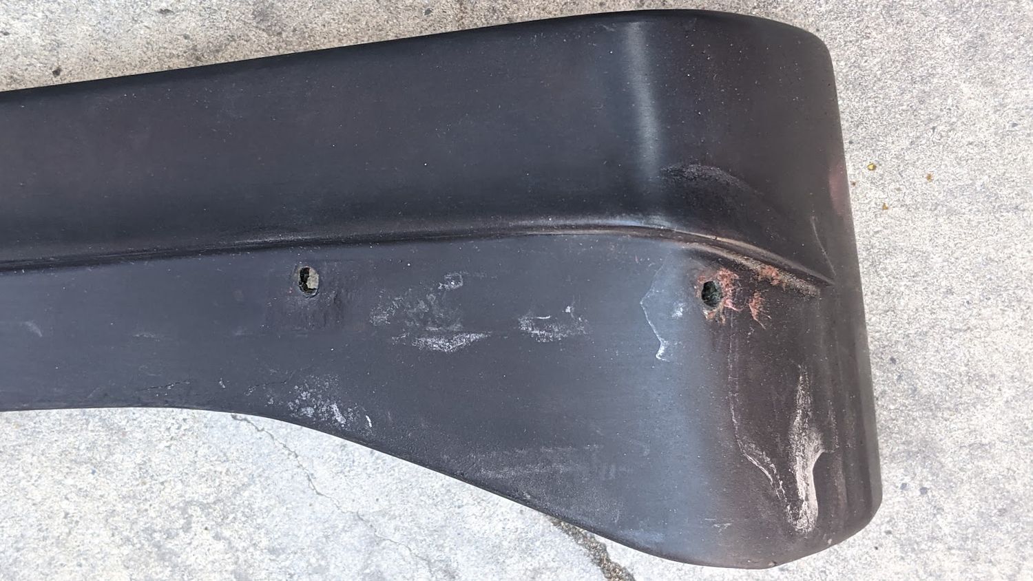FERRARI 308 GTSi REAR BUMPER USA MODEL LEFT GUARD MOULDING EYEBROW