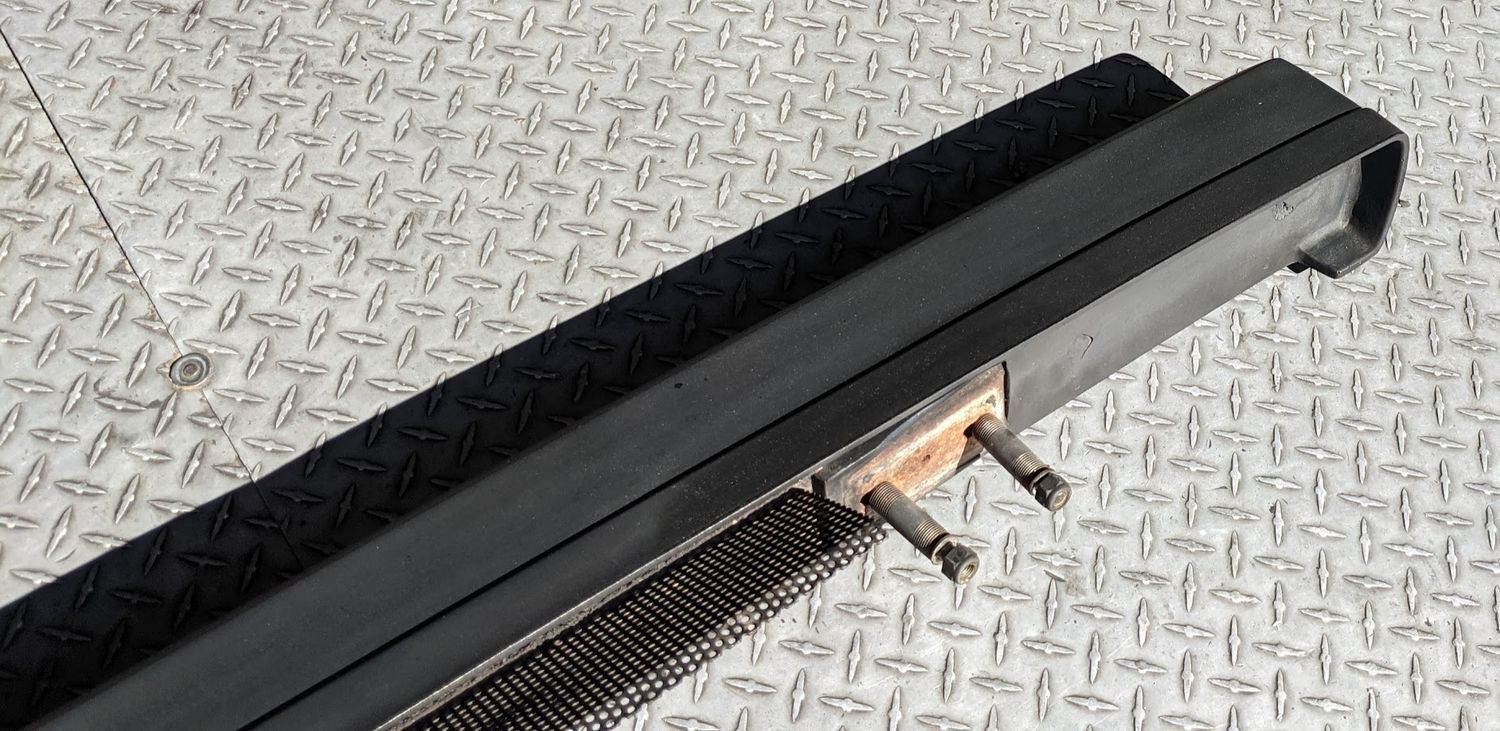 FERRARI 308 GTSi REAR BUMPER USA MODEL VERY CLEAN 60763300