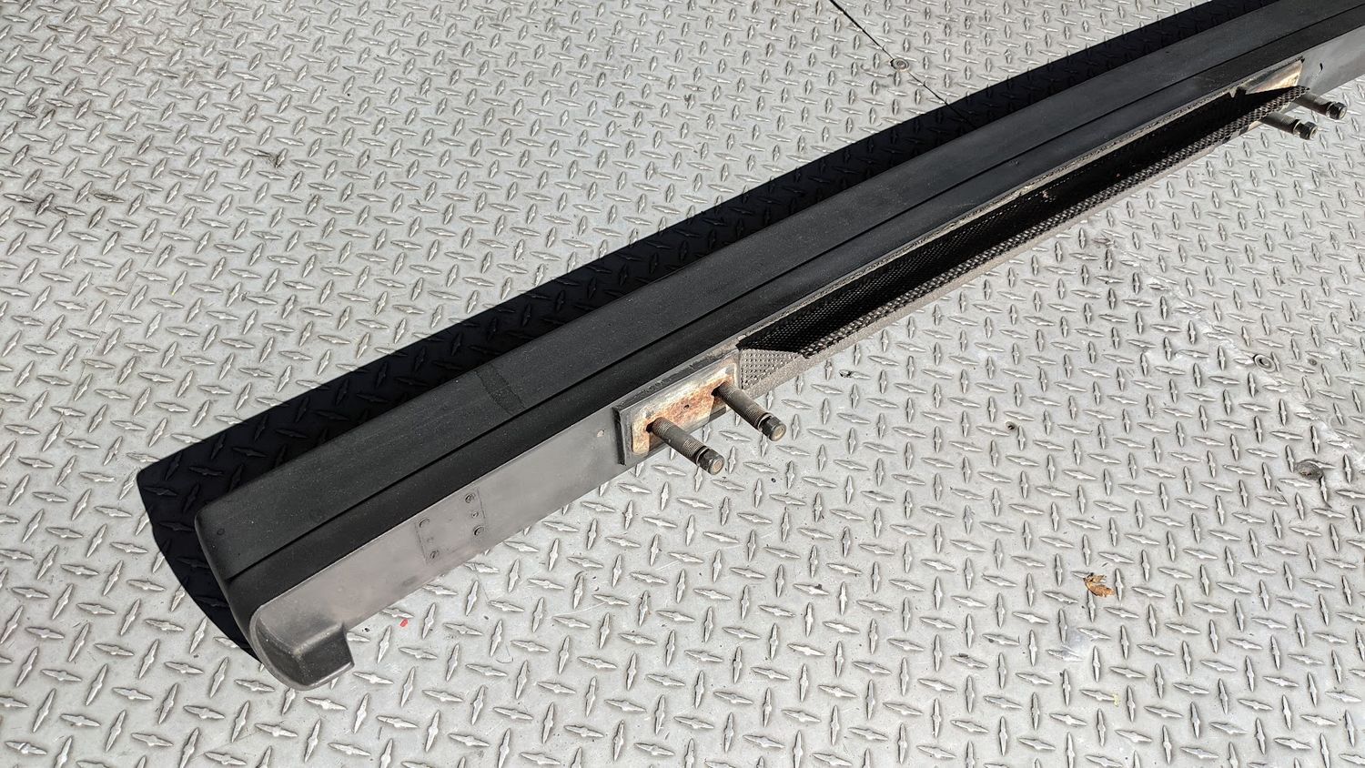 FERRARI 308 GTSi REAR BUMPER USA MODEL VERY CLEAN 60763300
