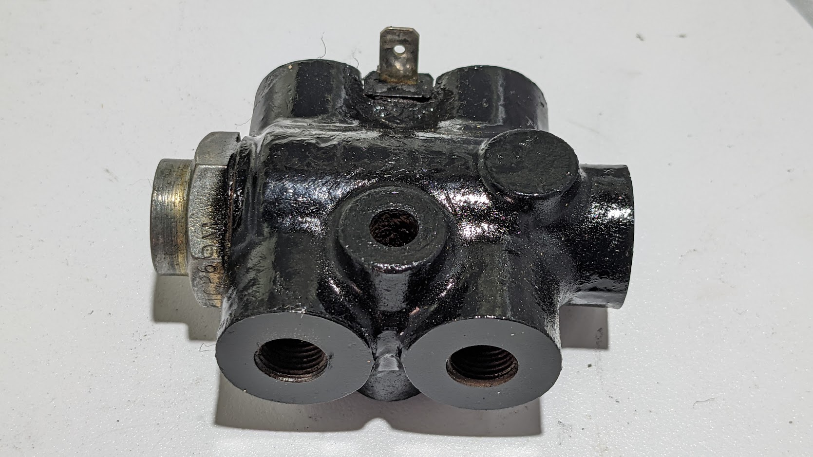 FERRARI 308 328 GTB S PART BRAKE FAULT WARNING LIGHT VALVE 127757 img