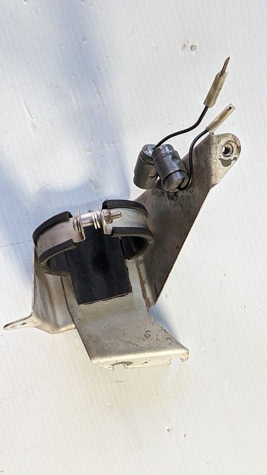 ROLLS ROYCE SILVER SHADOW windshield WIPER MOTOR holding bracket UD16364