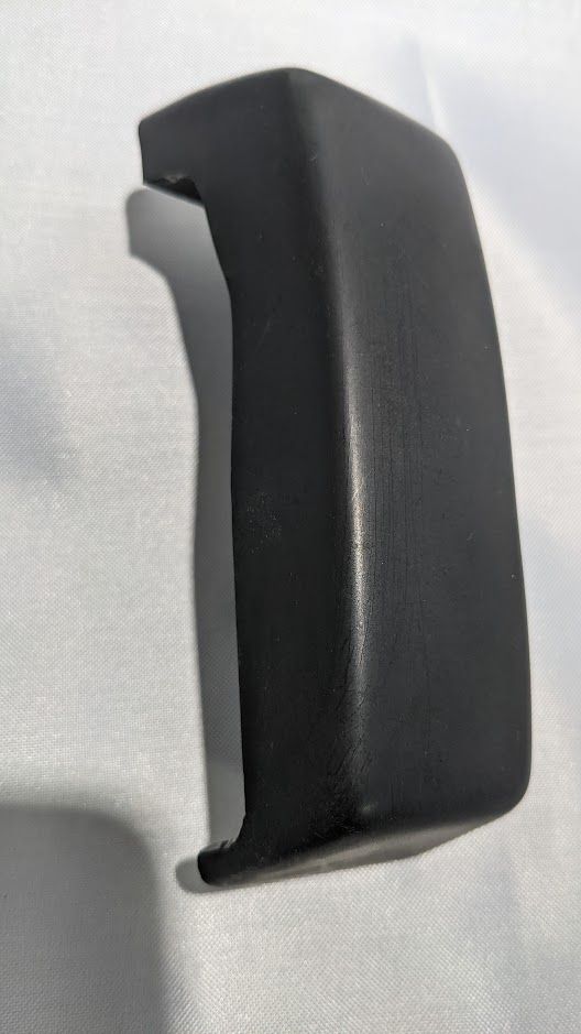 81-95 ROLLS ROYCE SILVER SPUR BENTLEY RIGHT front bumper OVERRIDER UR21804