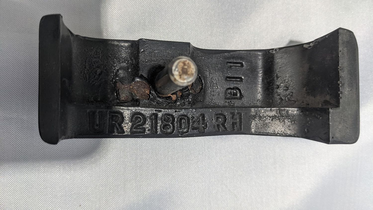 81-95 ROLLS ROYCE SILVER SPUR BENTLEY RIGHT front bumper OVERRIDER UR21804