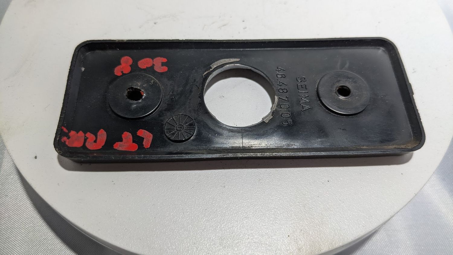 FERRARI 308 GTSi PART FRONT OR REAR SIDE LIGHT GASKET ON FENDER