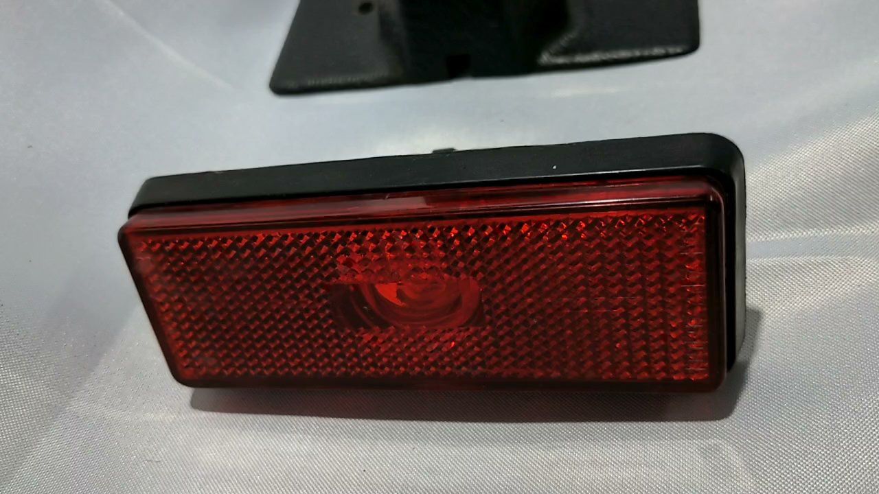 FERRARI 308 GTSi PART rear SIDE LIGHT ON REAR WING