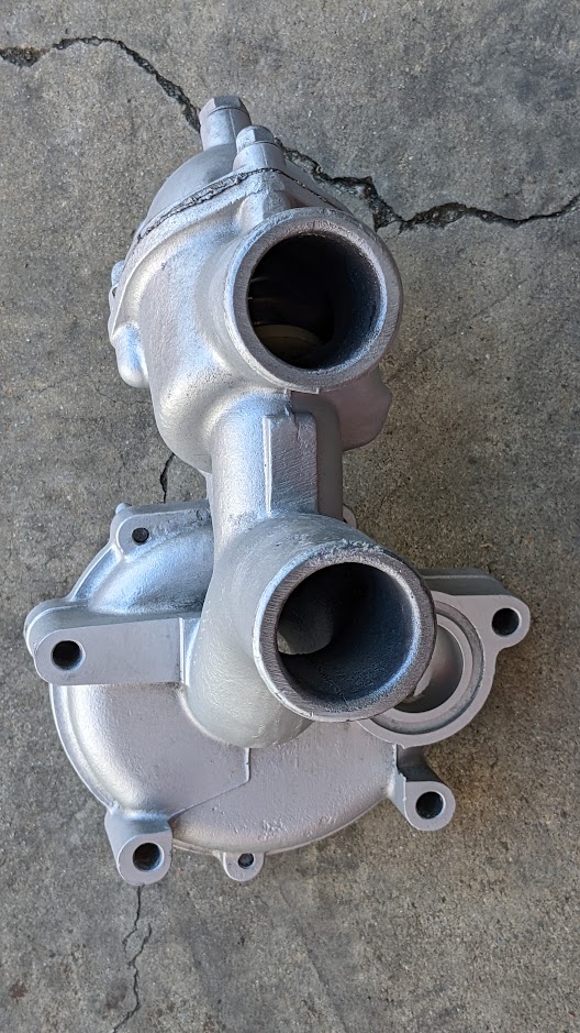 FERRARI 308 GTSi 328 mondial water pump HOUSING WITH THERMOSTAT COVER 115470 img