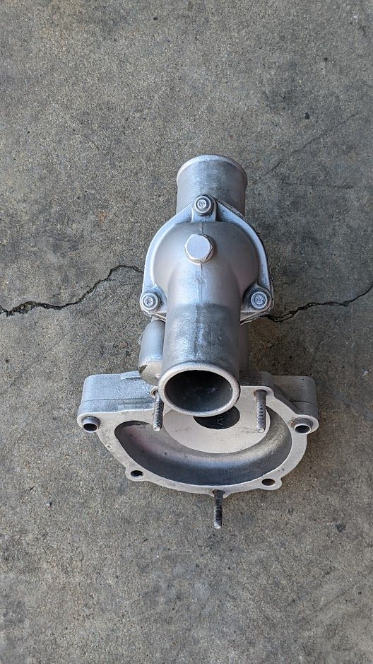FERRARI 308 GTSi 328 mondial water pump HOUSING WITH THERMOSTAT COVER 115470