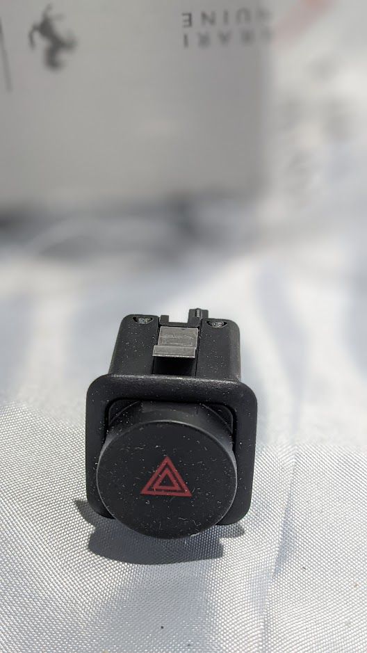 FERRARI 360 SPIDER PARTS EMERGENCY LIGHT SWITCH AT CENTER CONSOLE 229350