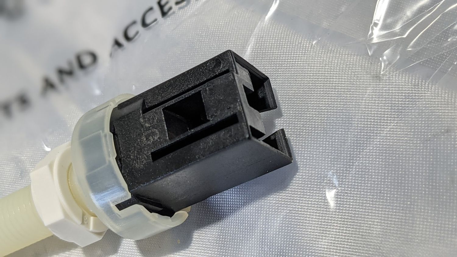 FERRARI 348 355 360 430 456 512 550 575 F40 F50 PARTS  BRAKE PEDAL SWITCH 133555