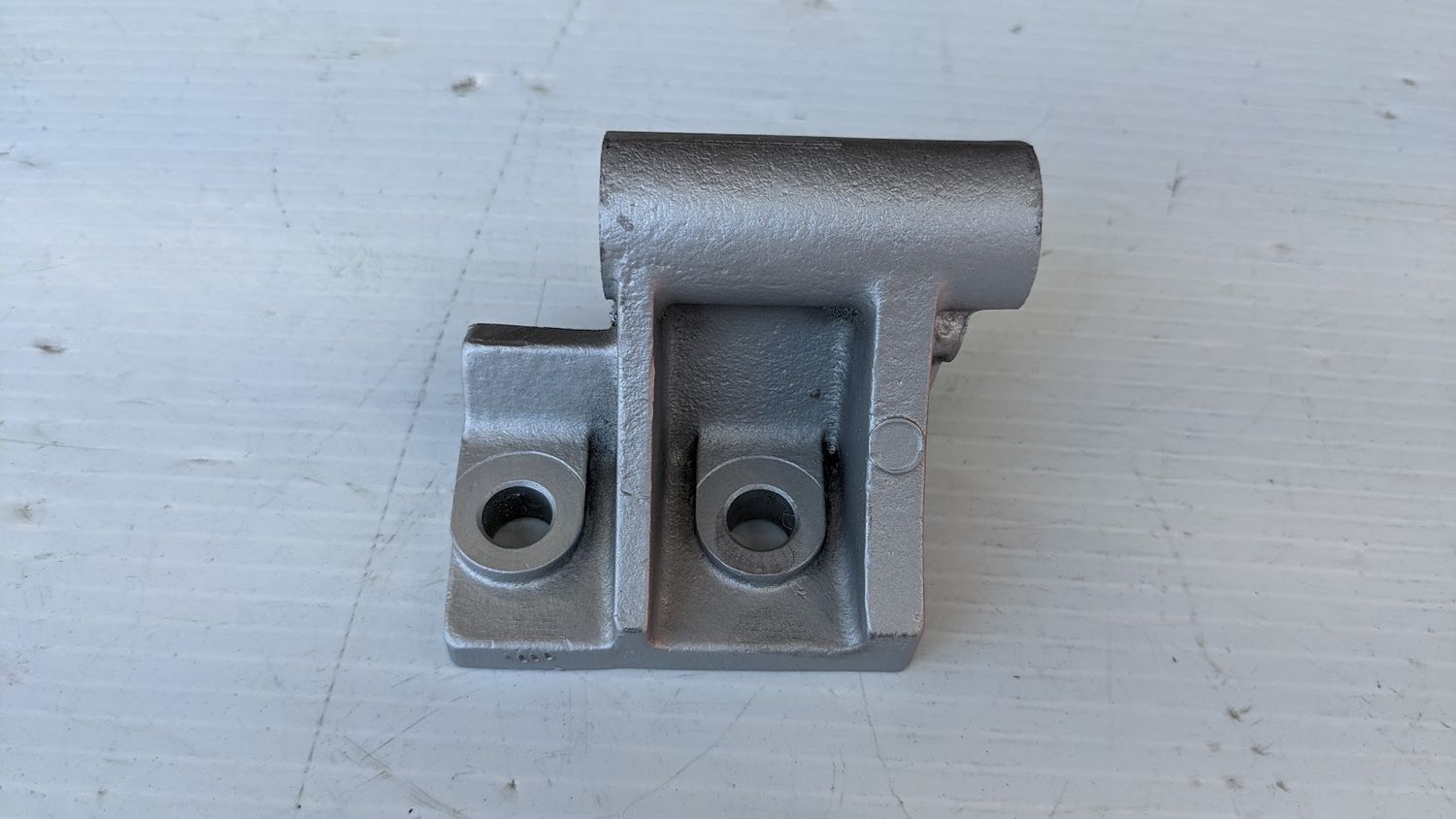 FERRARI 308 PARTS ALTERNATOR ,LOWER MOUNTING SUPPORT BRACKET TO ENGINE 105158