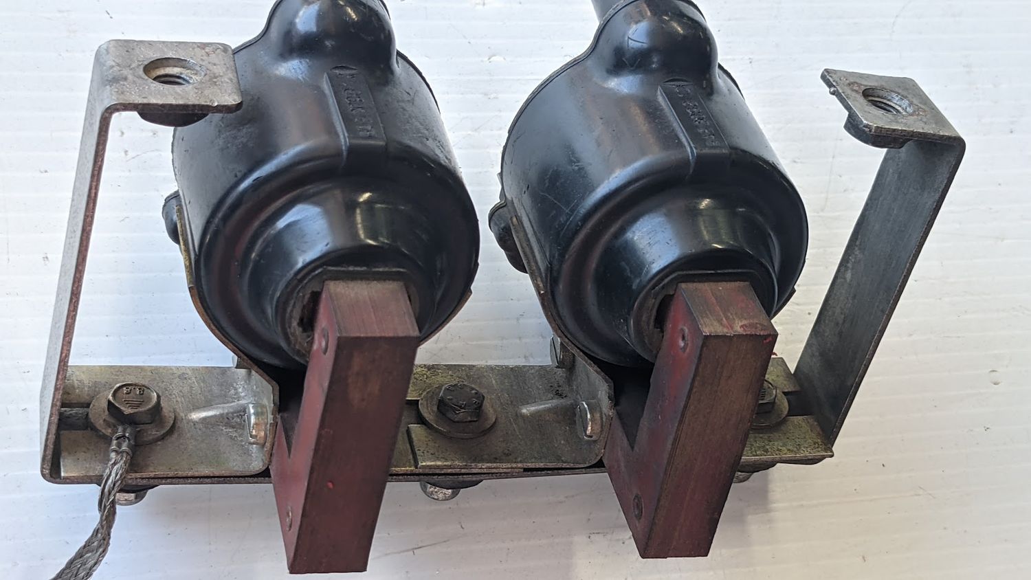 Ferrari 308 208 AND MONDIAL dual IGNITION COIL  assembly 115013