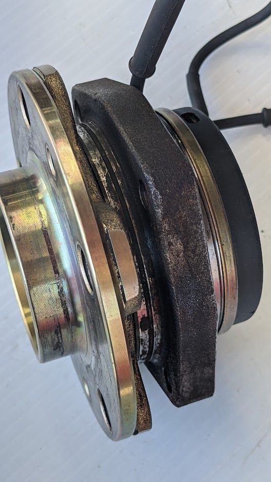 FERRARI 360 SPIDER PART ONE REAR OR FRONT BWHEEL HUB BEARING WITH ABS SENSOR 179070 PRE OWNED