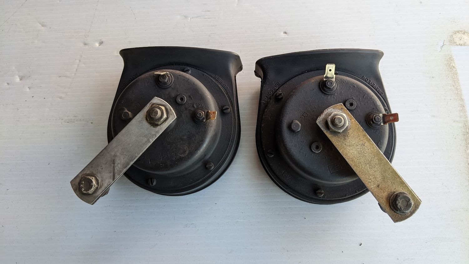 70 to 80 Rolls Royce Silver Shadow horn set low and high tone ORIGINAL EQUIPMENT