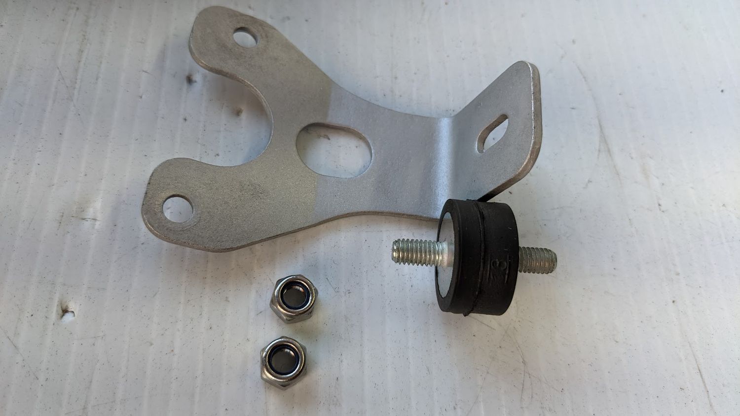 FERRARI 308 GTSi 328 mondial smog EGR VALVE support BRACKET AND MOUNT