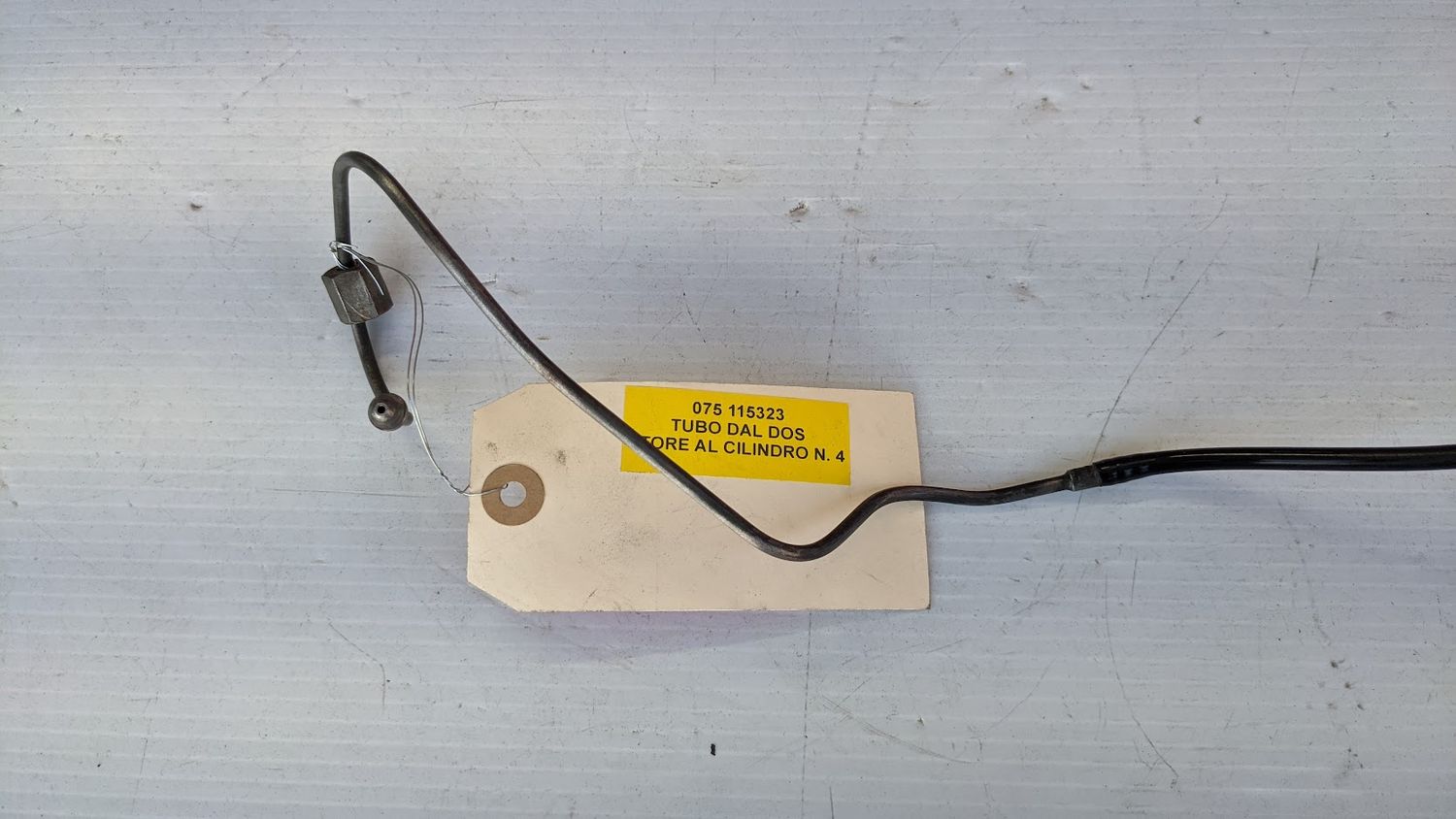 Ferrari 308 FUEL LINE HOSE FROM TOP DISTRIBUTOR TO INJECTOR #4 115323 REAR BANK