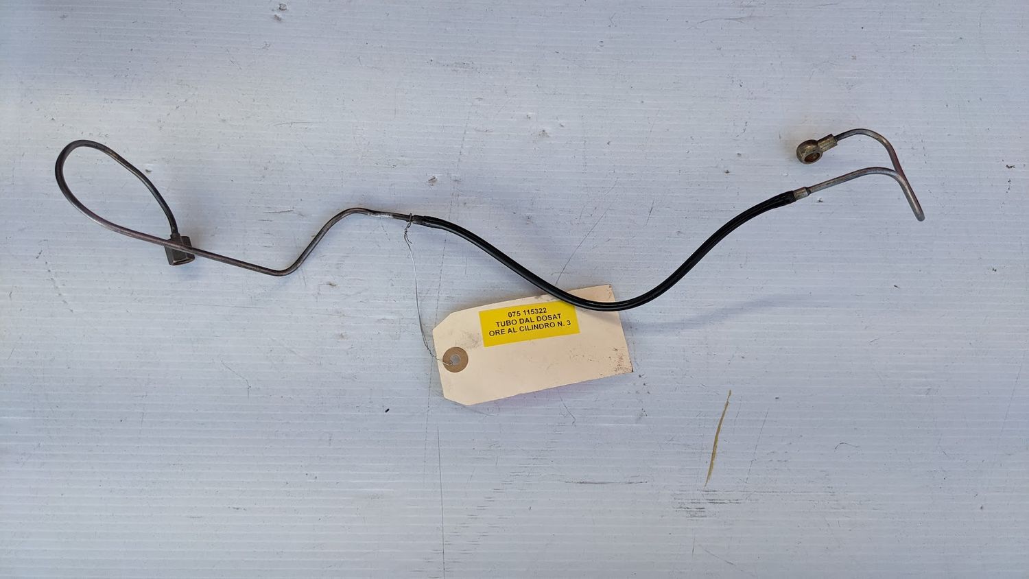 Ferrari 308 FUEL LINE HOSE FROM TOP DISTRIBUTOR TO INJECTOR #3 115322 REAR BANK
