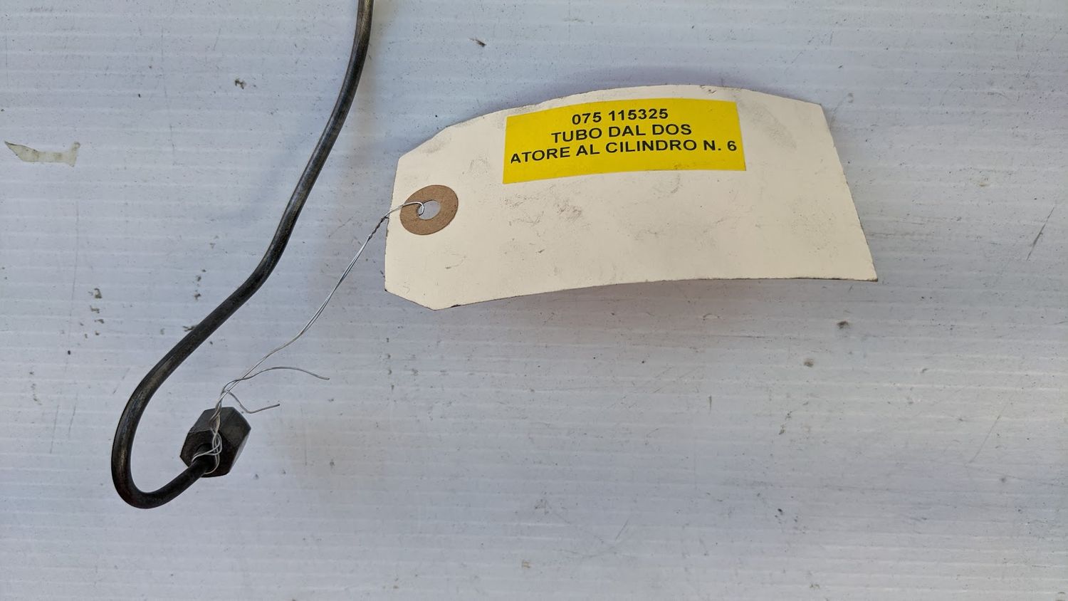 Ferrari 308 FUEL LINE HOSE FROM TOP DISTRIBUTOR TO INJECTOR #6 115325 REAR BANK