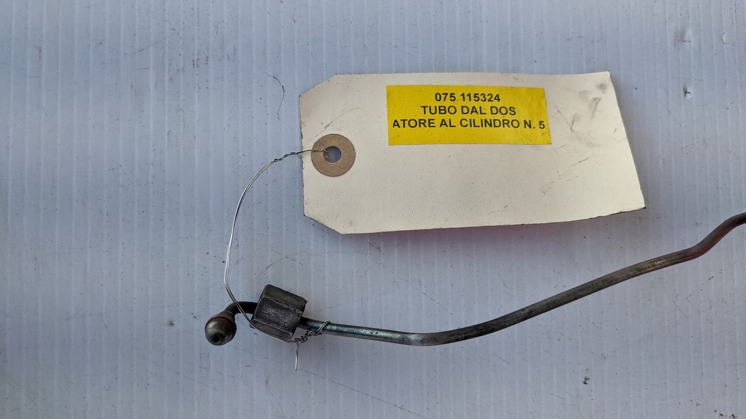 Ferrari 308 FUEL LINE HOSE FROM TOP DISTRIBUTOR TO INJECTOR #5 115324 REAR BANK