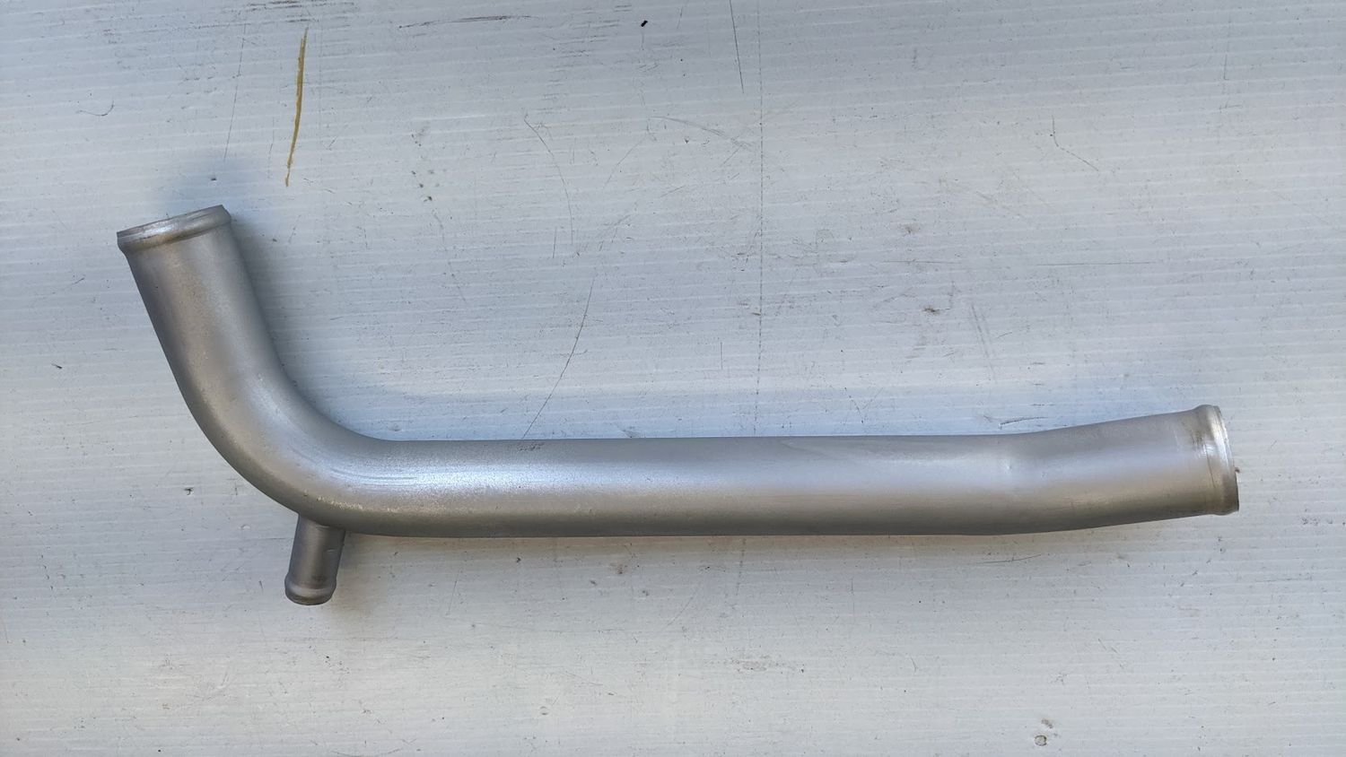 FERRARI 308 PARTS GTS FRONT ENGINE COOLING PIPE UNDER MANIFOLD 115136