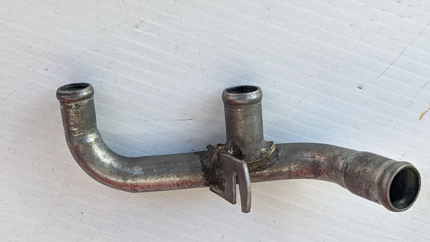 Ferrari 308 INTAKE MANIFOLD AUXILIARY AIR REGULATOR PIPE