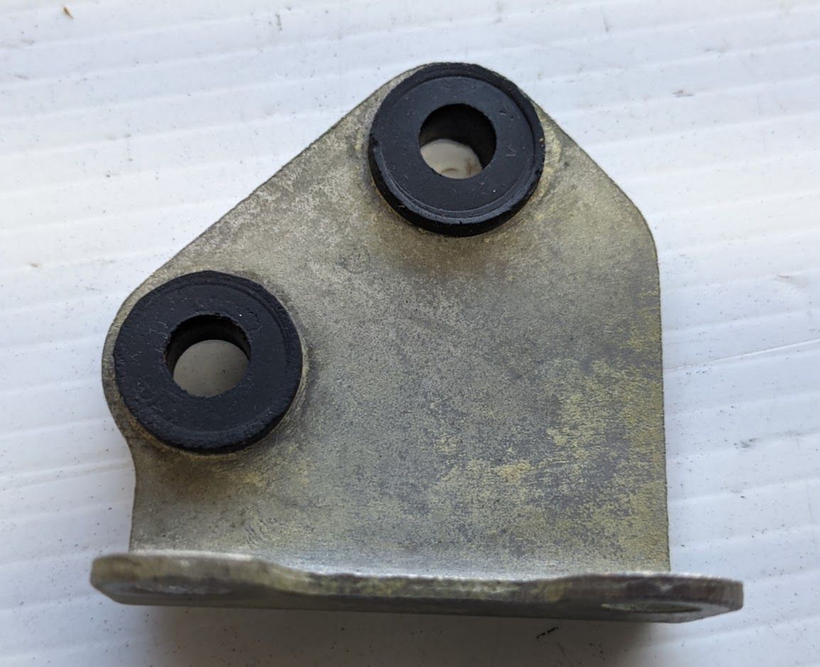 Ferrari 308 INTAKE MANIFOLD AUXILIARY AIR REGULATOR support