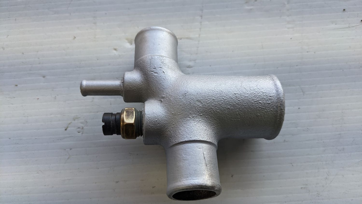 FERRARI 308 GTSi 328 mondial water TEMP SENSOR HOUSING WITH SENSOR