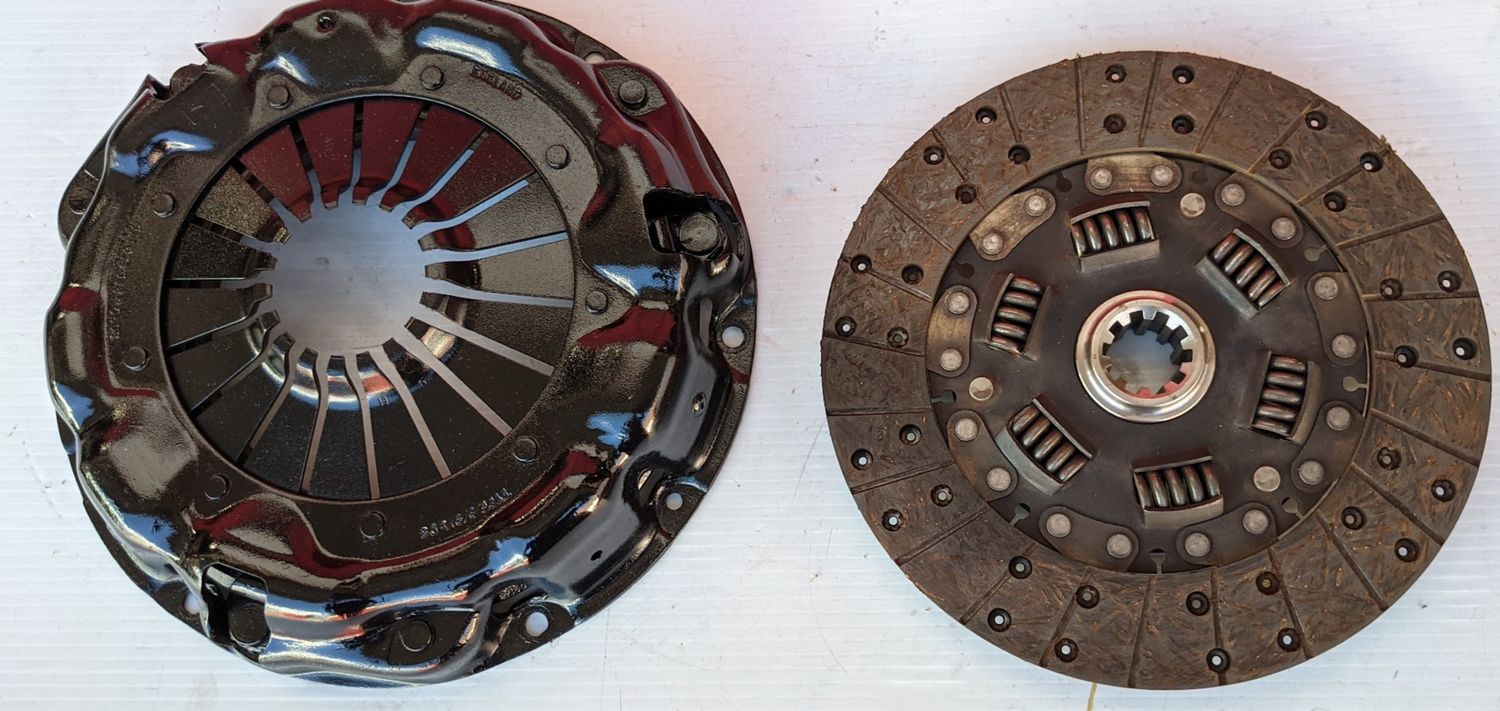 FERRARI 308 PARTS CLUTCH PRESSURE PLATE AND DISC 110558 121562 PRE OWNED