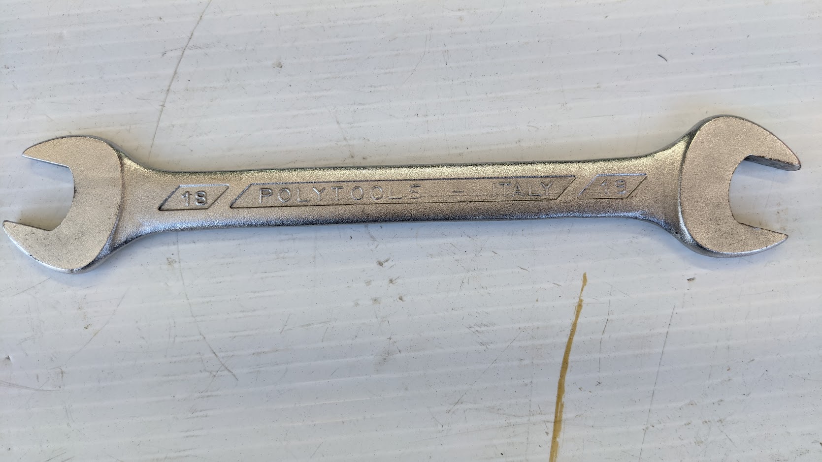 FERRARI 308 GTSi ONE , 18 MM - 19 MM WRENCH POLYTOOLS ITALY ORIGINAL img