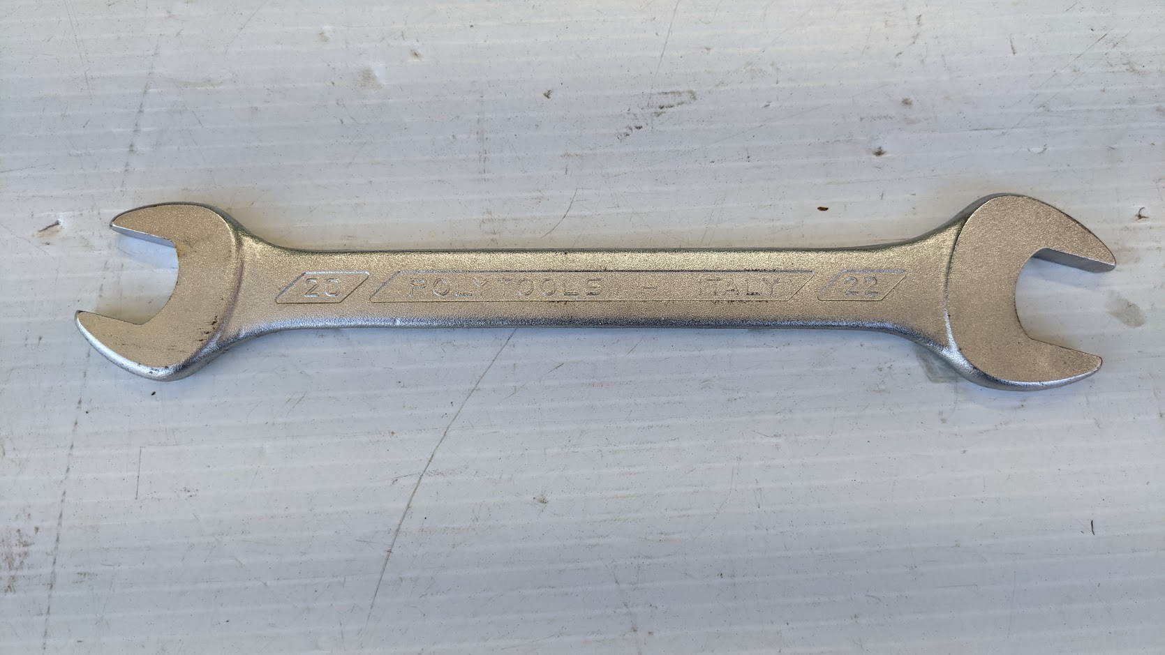 FERRARI 308 GTSi ONE , 20MM - 22 MM WRENCH POLYTOOLS ITALY ORIGINAL img