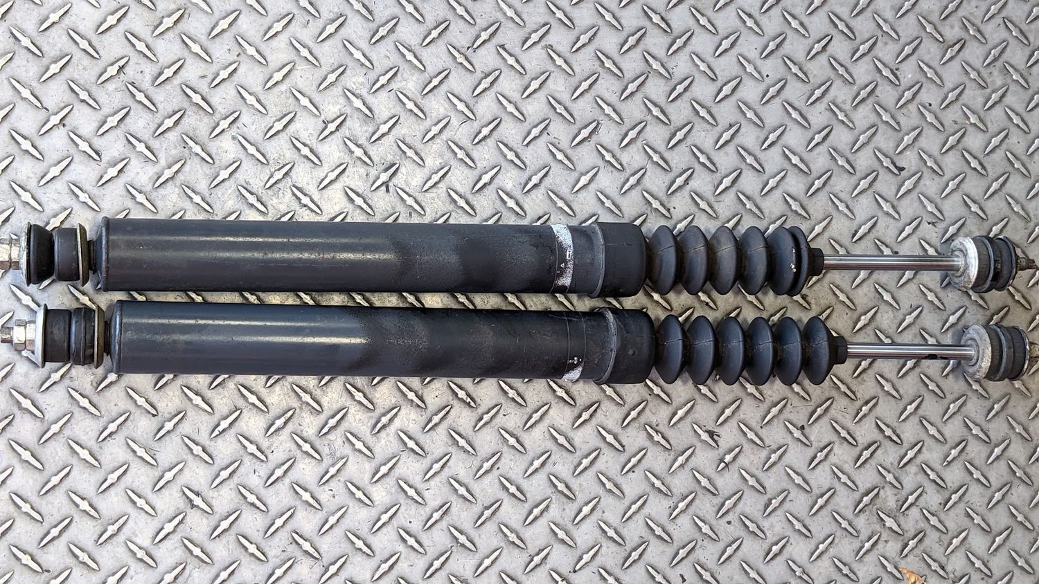 2 Rolls Royce Silver SHADOW I AND II REAR shocks absorber damper PAIR  RH12437 used