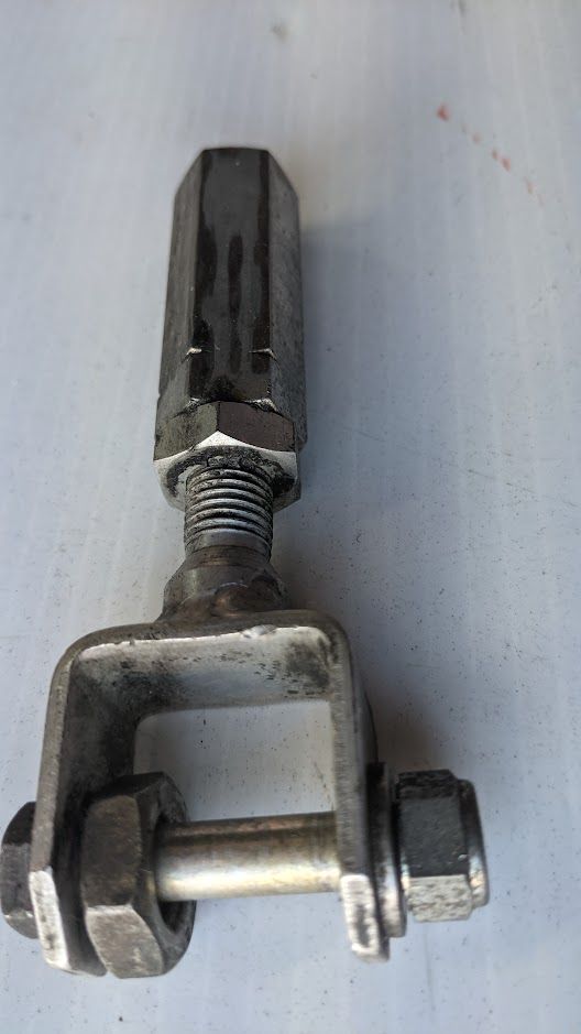 1981 FERRARI 308 GTSi shifting fork between rod and transmission 106820