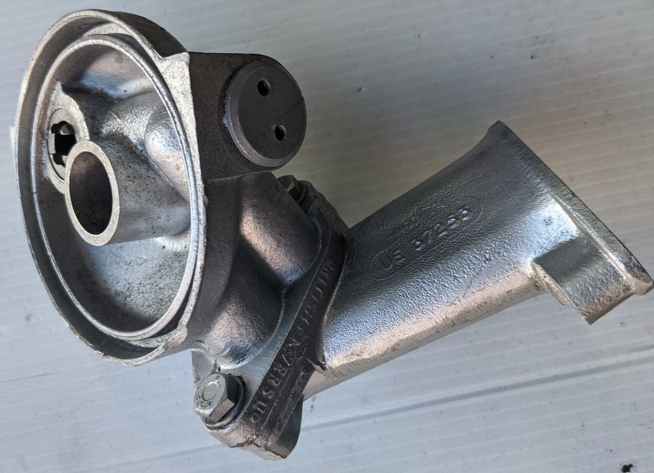 Rolls Royce Silver Shadow I oil FILTER STAND BASE