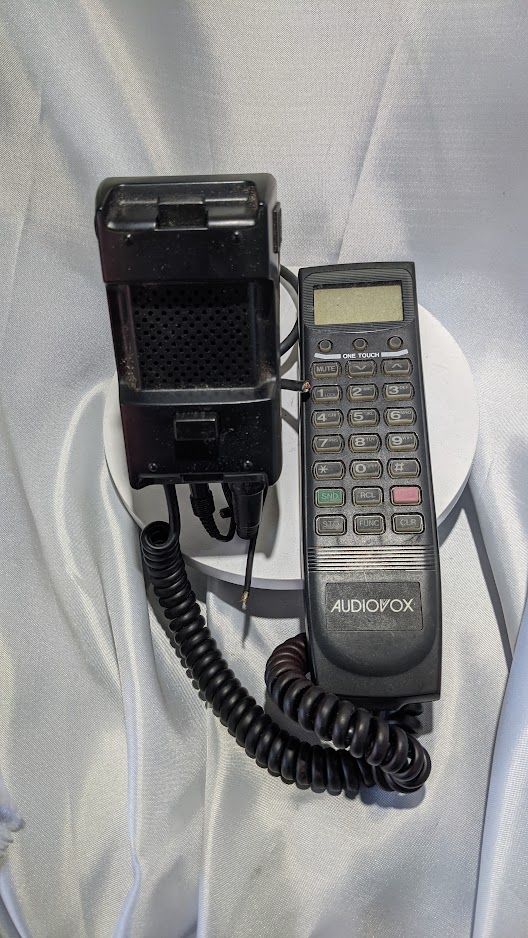 70 to 80 Rolls Royce Silver Shadow TELEPHONE VINTAGE WITH BASE STAND