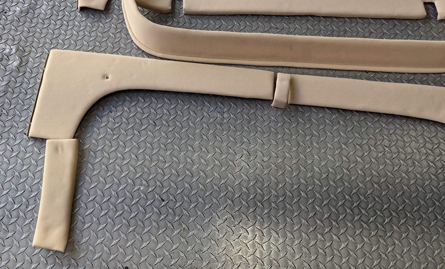 FERRARI 308 GTSi ROLL BAR INTERIOR HEADLINER AND COVERS RENEWED