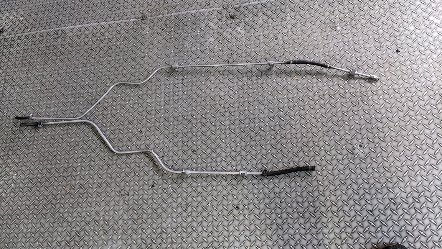 65 - 80 ROLLS ROYCE SILVER SHADOW FUEL FEED AND RETURN PIPE SET REAR SECTION CARBURETOR