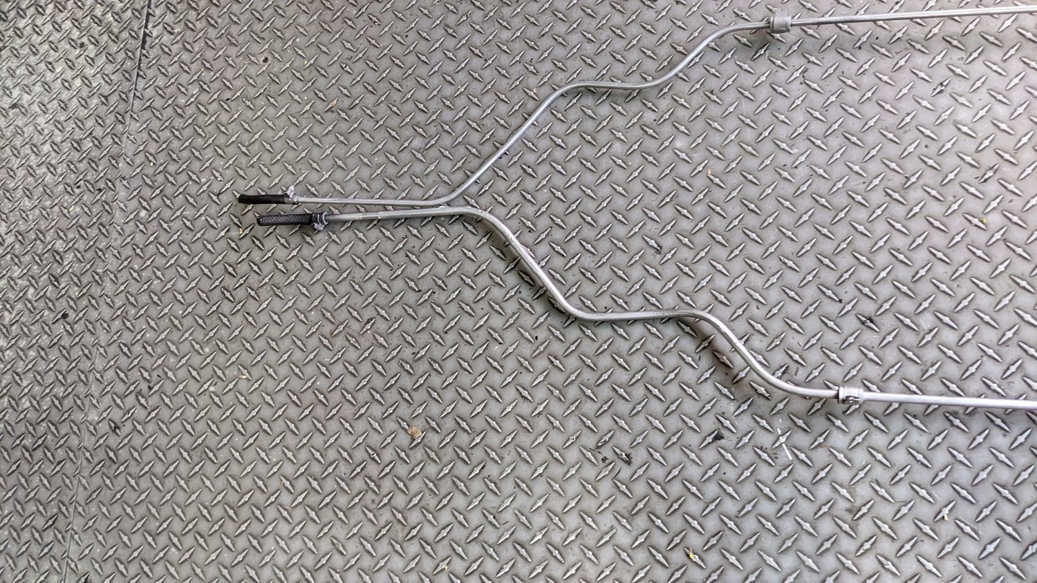 65 - 80 ROLLS ROYCE SILVER SHADOW FUEL FEED AND RETURN PIPE SET REAR SECTION CARBURETOR