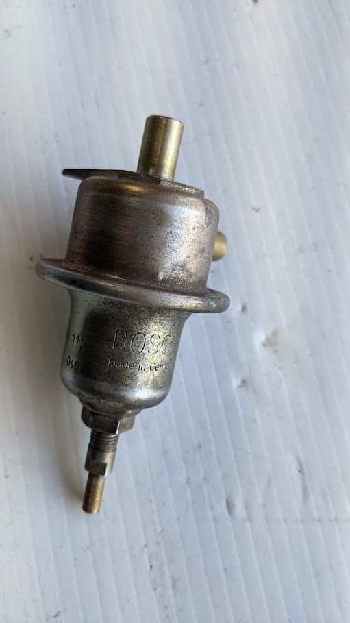 Ferrari 308 INTAKE MANIFOLD FAST IDLE VALVE VACUUM LIMITER