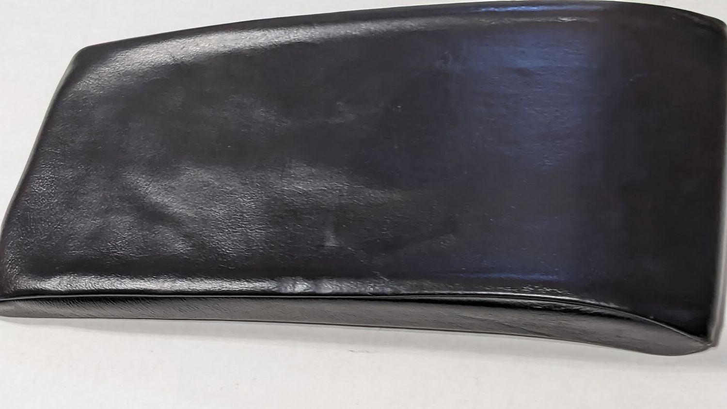 94 to 99 ROLLS ROYCE BENTLEY TURBO R CENTER CONSOLE  ARMREST ON BLACK GOOD CONDITION